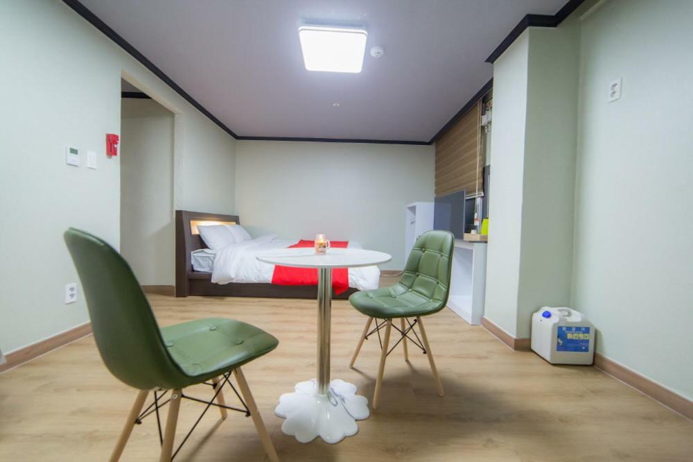סונצ'און Hotel Castle מראה חיצוני תמונה
